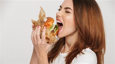 سبب الجوع المستمر بعد الأكل.. 6 أسباب مدهشة لـ نهم الطعام