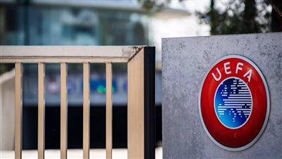 اليويفا يفرض عقوبات على روما وأستون فيلا بسبب قواعد اللعب المالي النظيف