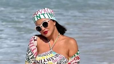 جومانا مراد تلفت الأنظار بجلسة تصوير على البحر (صور)