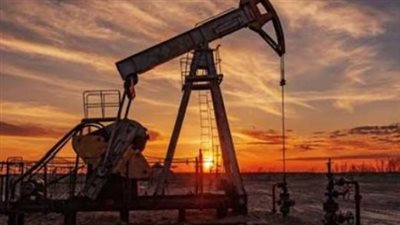 انخفاض طفيف بأسعار النفط وخام برنت يسجل 72 دولار للبرميل 