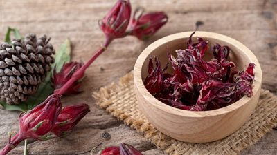 فوائد الكركديه للرجال والنساء.. 4 منافع ولكن احذر هذه الأضرار