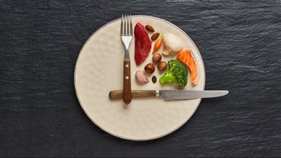 طريقة الصيام المتقطع للنساء وفوائده وفقا للدراسات الطبية