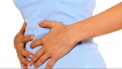 أسباب انتفاخ البطن عند النساء والرجال.. عوامل خفية لا ينتبه لها البعض