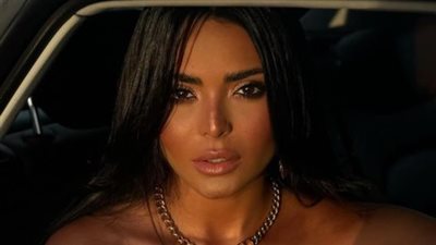 أسماء جلال تتصدر ترند جوجل بسبب إطلالتها الجريئة