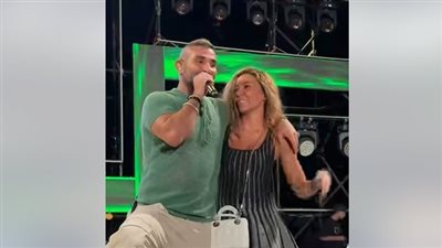 فيديو يوثق أول ظهور للنجم أحمد سعد وعلياء بسيونى بعد عودتهما