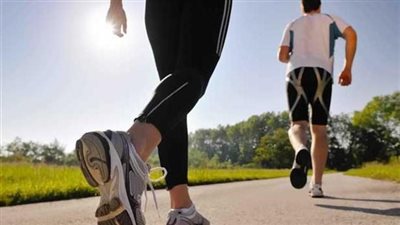 فوائد المشي للرجال والنساء.. 6 منافع صحية ونفسية لا تفوتك