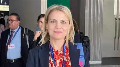 خبيرة في الشئون الدولية ل 