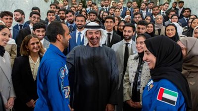 الشيخ محمد بن زايد يلتقي طلبة الإمارات الدارسين في أمريكا ورائدي فضاء خريجي ناسا