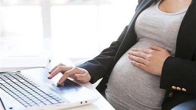 للحامل إجازة 90 يوما بأجر كامل عقب الولادة بقانون العمل