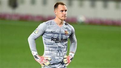 برشلونة يعلن سحب شارة قيادة الفريق من تير شتيجن كـ 