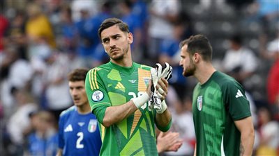 نابولي يكشف تفاصيل إصابة حارسه ميريت.. ويحدد مدة غيابه