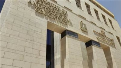 ما هي المواد التي يدرسها طلاب الصف الثالث الثانوى العام بالشعبة الأدبية؟