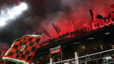 بعد مقتل أحد المشجعين.. الشرطة الإيطالية تنفذ عمليات اعتقال واسعة لجماهير ميلان وإنتر