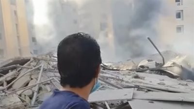  مقطع فيديو للفنان اللبناني معين شريف أمام منزله المدمر إثر الهجمات الإسرائيلية