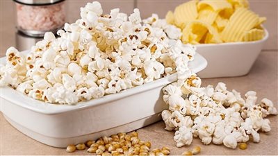 فوائد الفشار الصحية ونصائح مهمة عند تناوله.. لعشاق التسالي