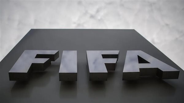 زلزال يضرب فيفا.. دعوى قضائية جماعية تشكك في شرعية نظام انتقالات اللاعبين