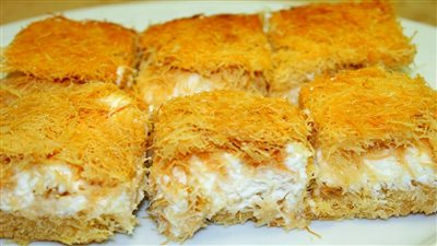 طريقة عمل الكنافة بالقشطة في البيت.. حلوى تذوب في الفم