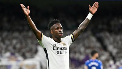 فينيسيوس يدخل معركة عداء جديدة مع جماهير جيرونا