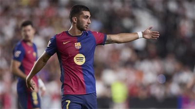 بعد استبعاده من منتخب إسبانيا.. برشلونة يكشف تفاصيل إصابة نجمه فيران توريس