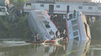 وزارة الصحة المصرية تعلن خروج 19 مصابا وحجز اثنين بالمستشفى فى حادث قطار المنيا