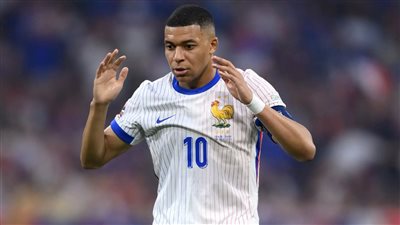 مبابي يرد على اتهامات باغـ.تصاب فتاة في فندق بالسويد (فيديوجراف)