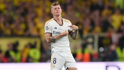 رئيس ريال مدريد يعرض على توني كروس منصبين تكريمًا لمسيرته