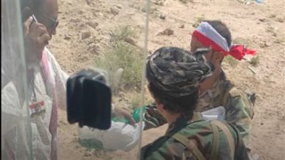  رغم محاولات الاستفزاز.. الحشود المشاركة في مليونية الهوية بسيئون تتجاوز النقاط العسكرية للاحتلال اليمني