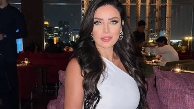 باللون الأزرق.. الإعلامية رضوى الشربيني تتصدر تريند السوشيال ميديا (صور)