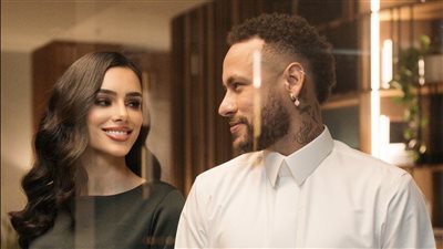 أحبت صوت الآذان.. تعليق رائع من زوجة نيمار حول مواقيت الصلاة