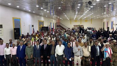 برعاية الزُبيدي.. انتقالي أبين ينظم حفلًا خطابيًا وفنيًا بمناسبة الذكرى الـ 61 لثورة 14 أكتوبر المجيدة (صور)