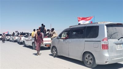 وصول موكب مديرية المسيلة إلى مدينة الغيضة للمشاركة في مهرجان الذكرى الـ 61 لثورة 14 من أكتوبر (صور)