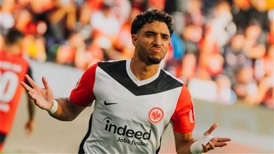 عمر مرموش يسجل في هزيمة آينتراخت فرانكفورت المثيرة من حامل اللقب