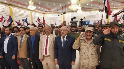 بحضور الكثيري وعدد من أعضاء هيئة رئاسة الانتقالي الجنوبي.. لحج تحيي ذكرى ثورة 14 أكتوبر بحفل فني وخطابي (صور)