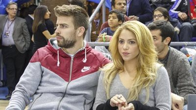 بيكيه يفتح النار مجددا على شاكيرا: 