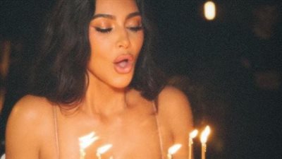 كيم كارداشيان تتصدر التريند بسبب إطلالة عيد ميلادها الـ 44 