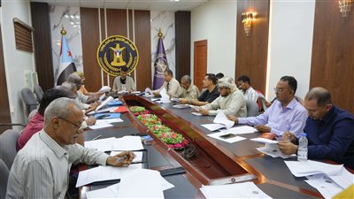 تنفيذية انتقالي عدن تناقش تقريري أداء إدارة التعليم والقيادة المحلية للمجلس بمديرية المنصورة 