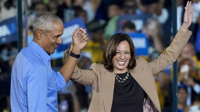 وول ستريت جورنال: هاريس تتطلع إلى أوباما لأجل الفوز