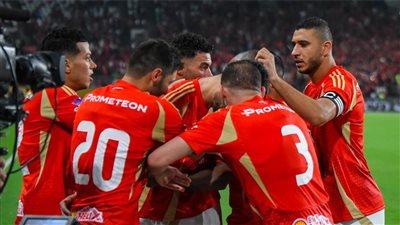 الأهلي يضرب موعدا ناريا مع الزمالك في نهائي السوبر المصري بفوز مثير على سيراميكا