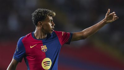 لامين يامال أحدث ضحايا العنصرية.. والغريم يتحرك لحماية اللاعب الشاب