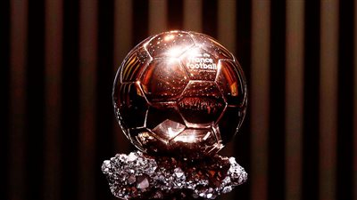 الكرة الذهبية.. قائمة اللاعبين المتوجين بالجائزة عبر التاريخ