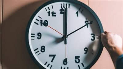 كيف تستعد البنوك الحكومية والخاصة في مصر لتطبيق التوقيت الشتوي 2024؟