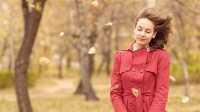 أعراض اكتئاب الخريف.. علامات جسدية وأخرى نفسية لا تستهين بها