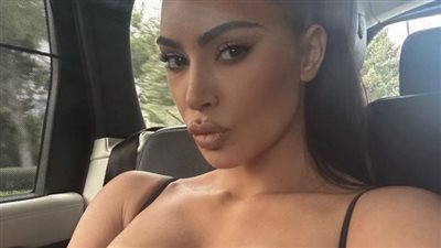  الزيّ الأكثر رعبًا.. كيم كارداشيان تعتمد إطلالة مخيفة (صور)