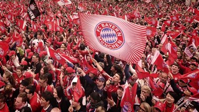 بايرن ميونخ يعلن الحداد بعد وفاة أحد مشجعيه خلال مباراة بنفيكا