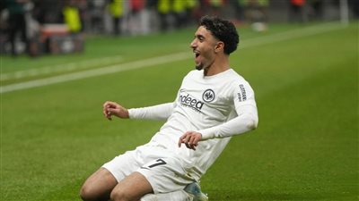 بهدف رائع.. عمر مرموش يواصل تألقه ويقود فرانكفورت لفوز ثمين بالدوري الأوروبي