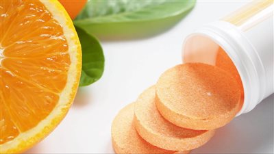 فوائد فيتامين سي الصحية والتجميلية.. أهم فيتامينات الخريف والشتاء