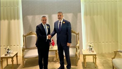 وزير الخارجية والهجرة يلتقي مع نظيره التركي في الرياض