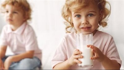 فوائد الكالسيوم للأطفال.. يزيد كتلة العظام ويمنع الإصابة بالكُساح