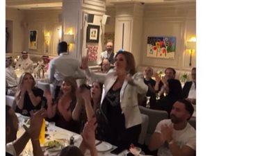 قبل العرض الاستثنائي 1001 Seasons.. يسرا ترقص وتغني في حفل بالرياض بحضور كندة علوش (فيديو)