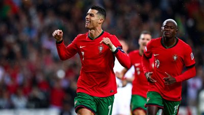 رونالدو يتصدر التشكيل المثالي لمرحلة مجموعات دوري الأمم الأوروبية